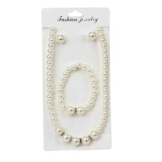 Conjunto de perlas; Pendientes, Collar y Pulsera
