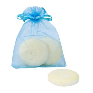 2 pastillas de jab&oacute;n en bolsa de organza, color azul