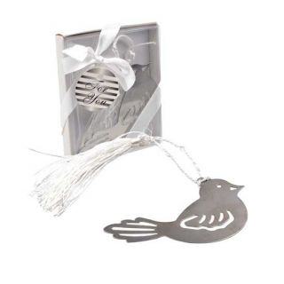 Marcap&aacute;ginas de paloma con flecos blancos en caja con lazo