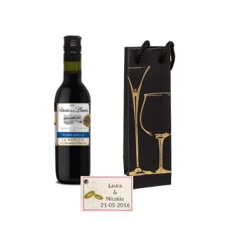 Vino con caja y tarjeta personalizada