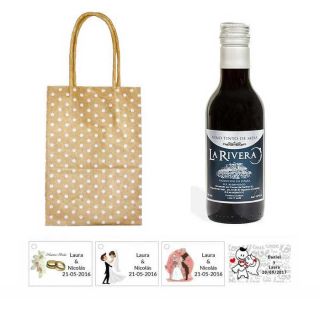 Vino para boda con tarjeta personalizada y bolsa