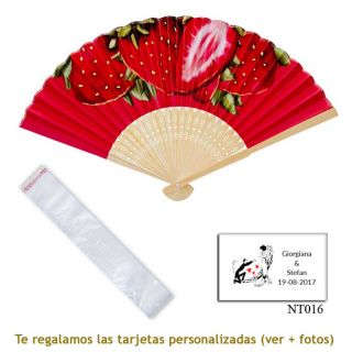 Abanico rojo con fresas rojas grandes y bolsa de celofán