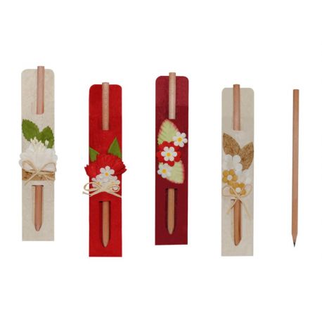 Lápiz de madera en funda decorativa con flores