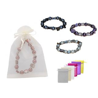 Pulsera de perlas de color y bolsa de tul