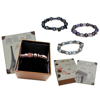 Pulsera de perlas de color y caja con almohadilla