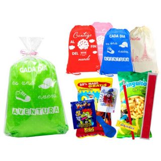 Mochila en colores surtidos con frases y con golosinas