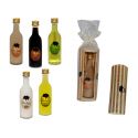 Botella de licor sol en caja de mimbre para detalles de boda