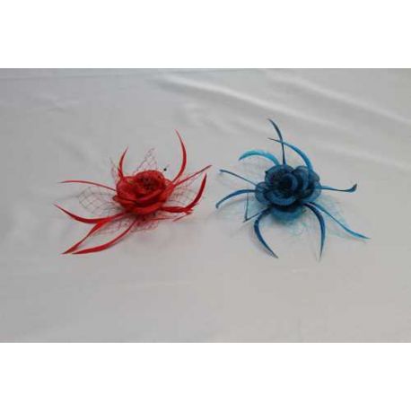 Flor Sinamay con pistilos, Velo-Red y pluma Faisán