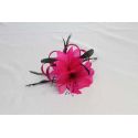Tocado Plumas Cereza y Emperor Negro en Forma de Flor Tropical