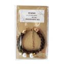 Pulsera de trenzas marron con perlas en bolsa y pegatina