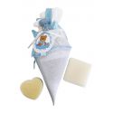 Cono azul con 2 jabones y tarjeta de bebe