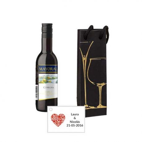 Vino de cosecha en caja con tarjeta personalizada