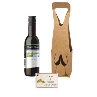Vino de cosecha en caja con tarjeta personalizada
