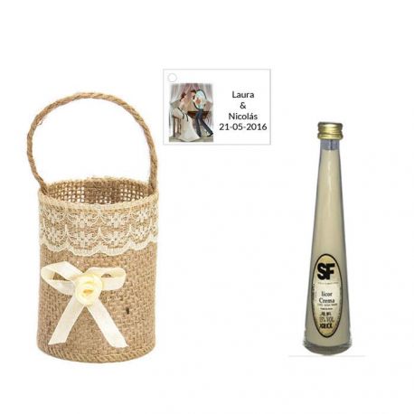 Licor Crema en cesta de mimbre y tarjeta