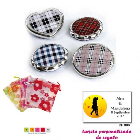 Espejos plateados con cuadros escoceses, con bolsa de organza con motivos florales multicolor, y tarjeta personalizada