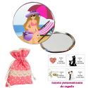 Espejo de Chapa con chica en la Playa, con bolsa de lunares de color rosa, y tarjeta personalizada