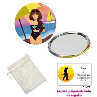 Espejo de Chapa con chica en la Playa, con bolsa blanca de organza, y tarjeta personalizada