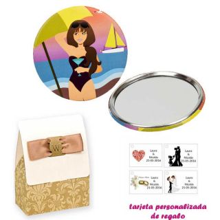 Espejo de Chapa con chica en la Playa, con caja de elgante estampado marrón y blanco, y tarjeta personalizada
