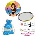 Espejo de Chapa con chica en la Playa, con bolsa de lunares de color azul, y tarjeta personalizada