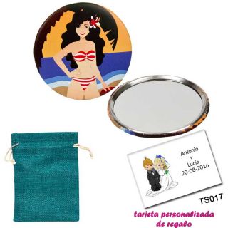 Espejo de Chapa con chica en la Playa, con bolsa de saco azul y tarjeta personalizada