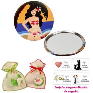 Espejo de Chapa con chica en la Playa, con bolsa de saco en crudo y detalles de colores, y tarjeta personalizada