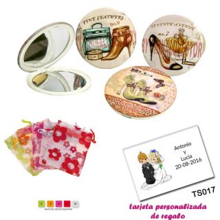 Espejos vintage con zapatos de tacón y bonitos dibujos, con bolsa de organza con motivos florales multicolor, y tarjeta personal