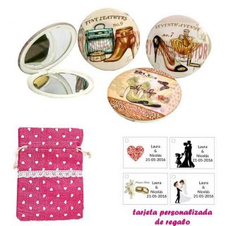 Espejos vintage con zapatos de tacón y bonitos dibujos, con bolsa de saco rosa estampada y tarjeta personalizada