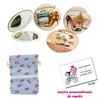 Espejos vintage con zapatos de tacón y bonitos dibujos, con bolsa de saco rosa celeste estampada y tarjeta personalizada