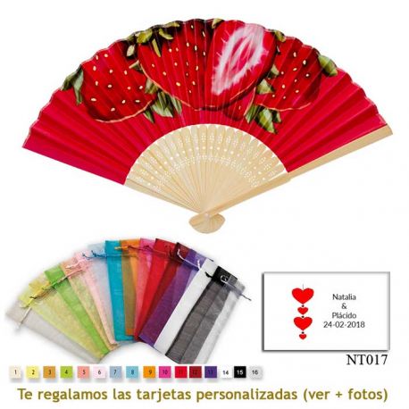 Abanico rojo con fresas rojas grandes y bolsa de organdil de colores