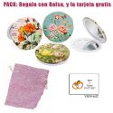 Espejo con bonitos dibujos surtidos de flores de muchos colores